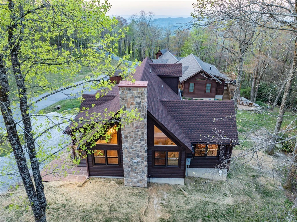 Image number 18 for the current listing