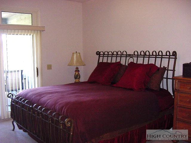 Image number 11 for the current listing