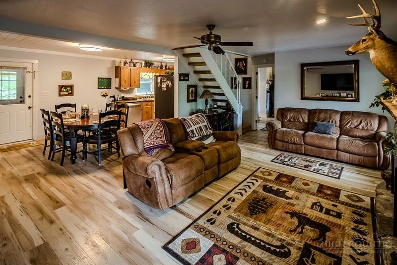 Image number 4 for the current listing