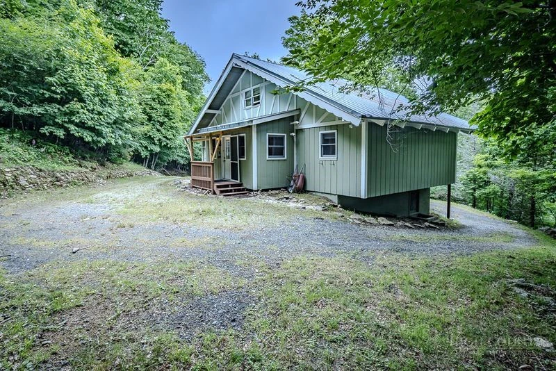Image number 11 for the current listing