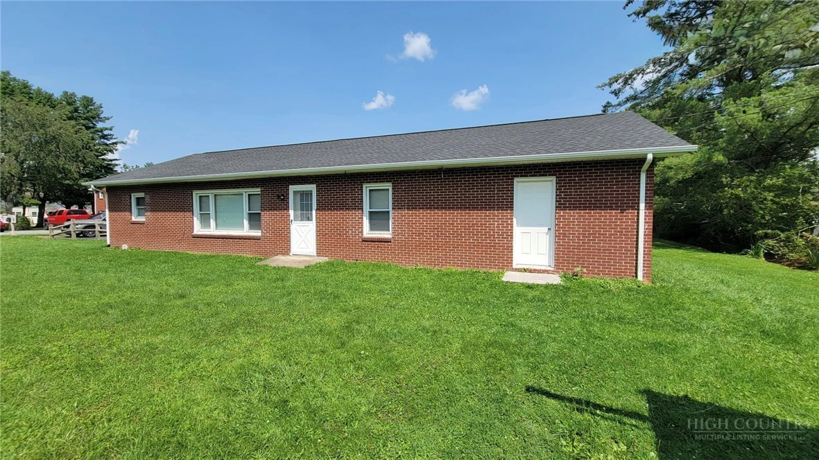 Image number 11 for the current listing