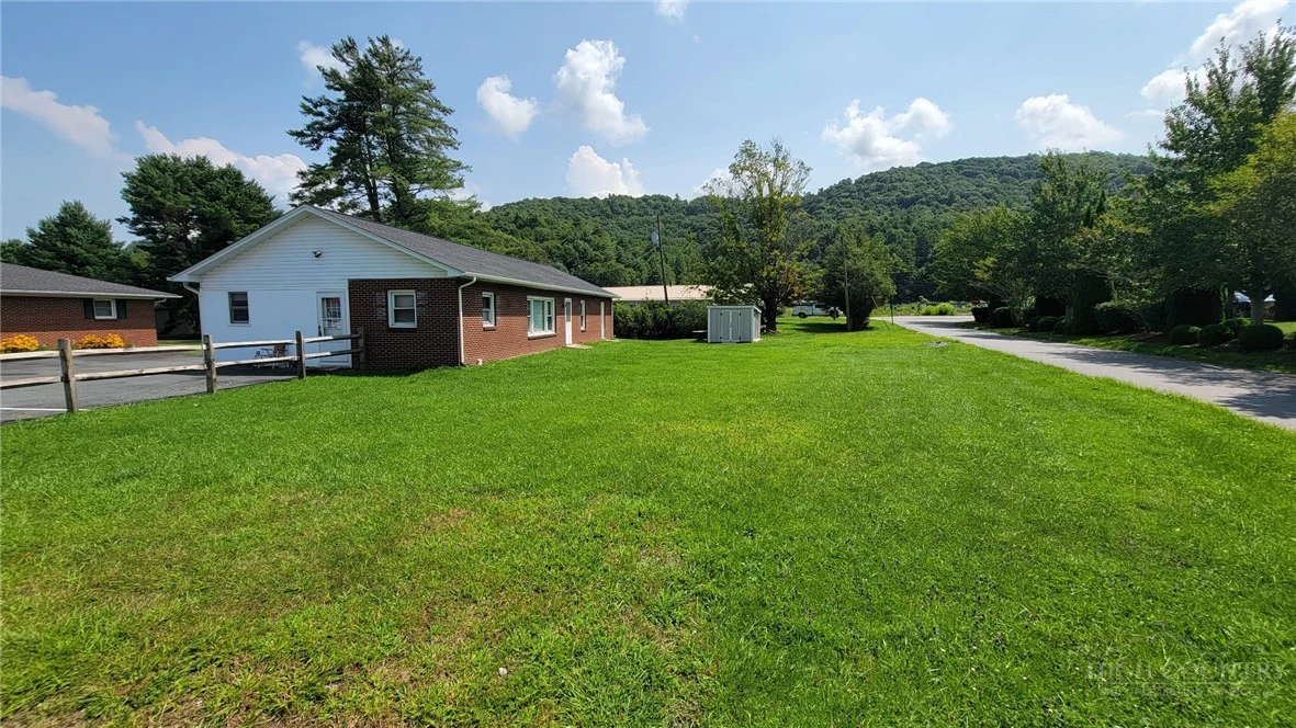 Image number 12 for the current listing
