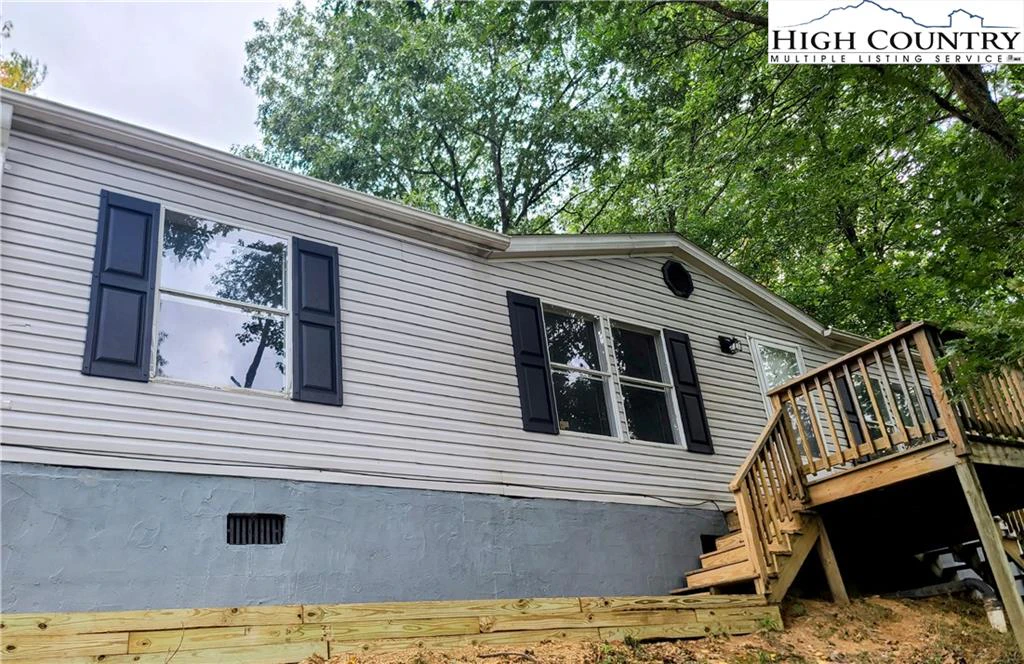 Image number 1 for the current listing