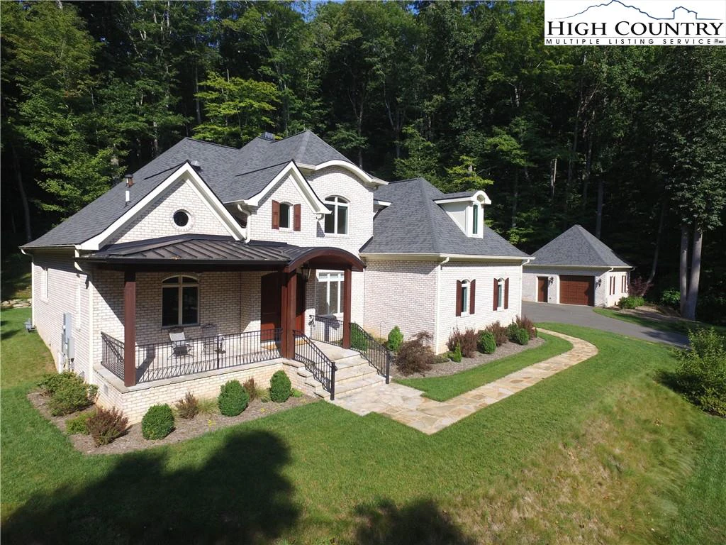 Image number 1 for the current listing