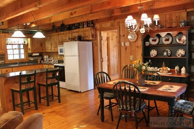 Image number 5 for the current listing