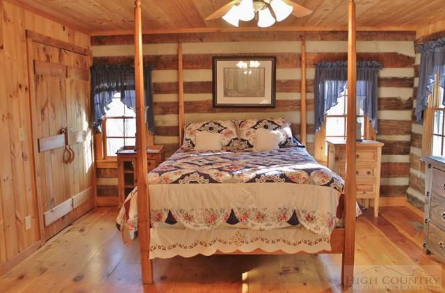 Image number 21 for the current listing