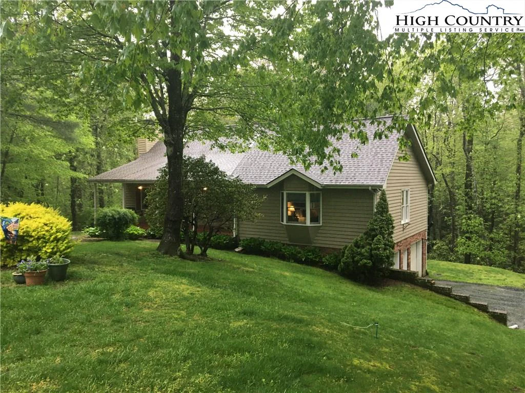 Image number 1 for the current listing