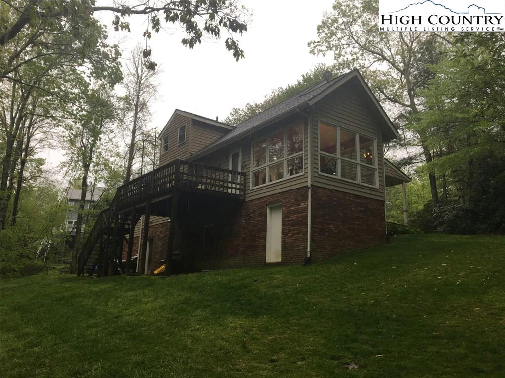 Image number 18 for the current listing