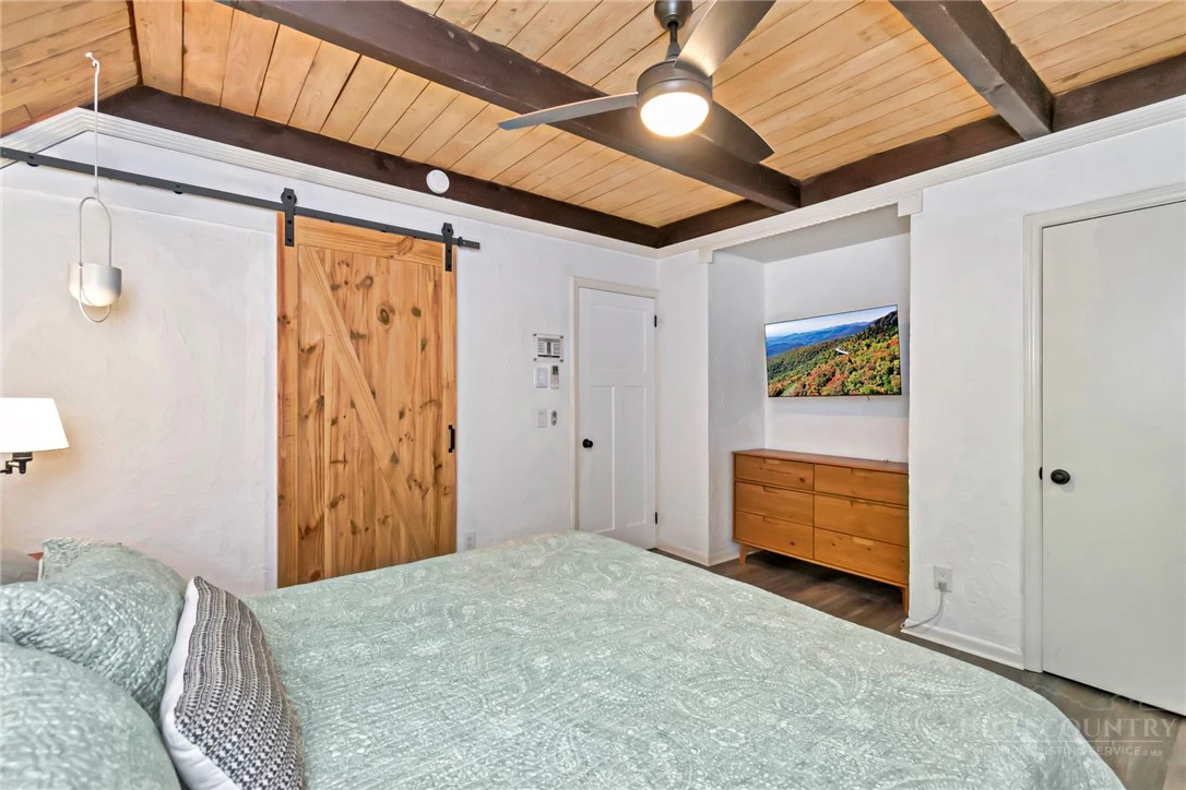 Image number 10 for the current listing
