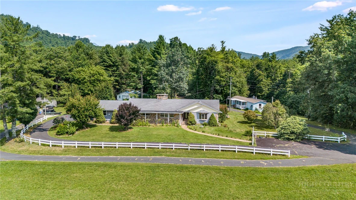 Image number 3 for the current listing