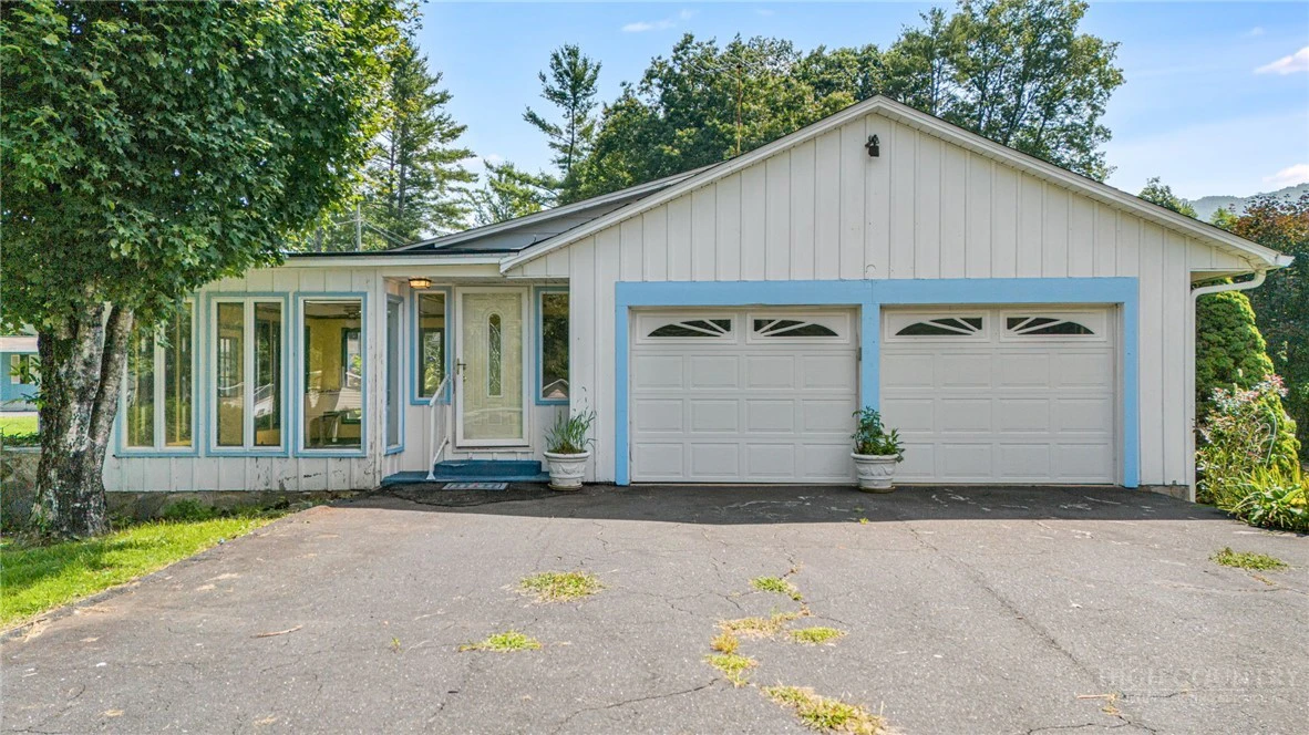 Image number 8 for the current listing