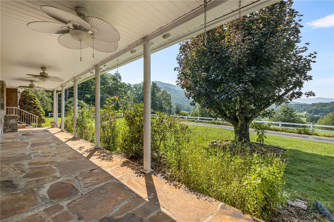 Image number 9 for the current listing