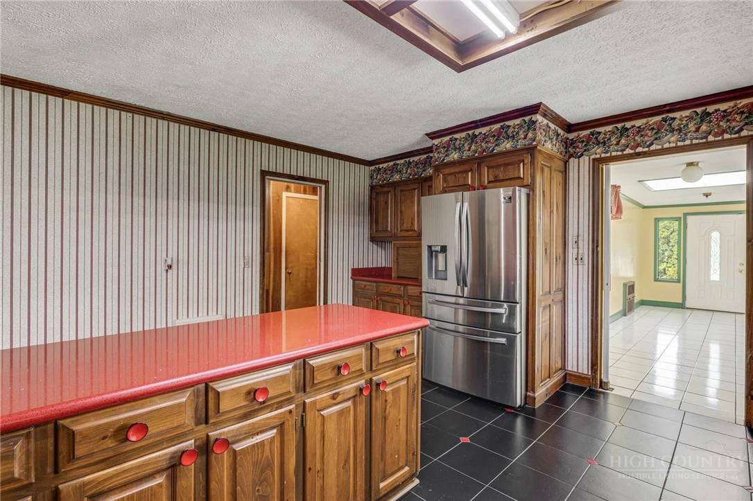 Image number 20 for the current listing
