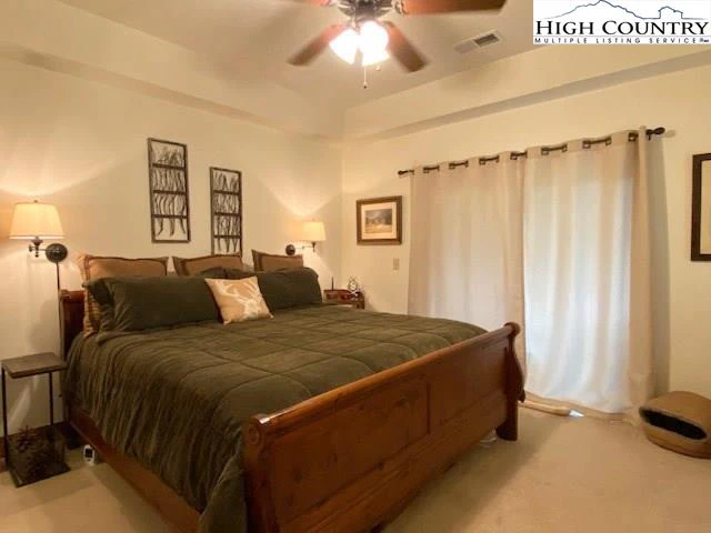 Image number 4 for the current listing