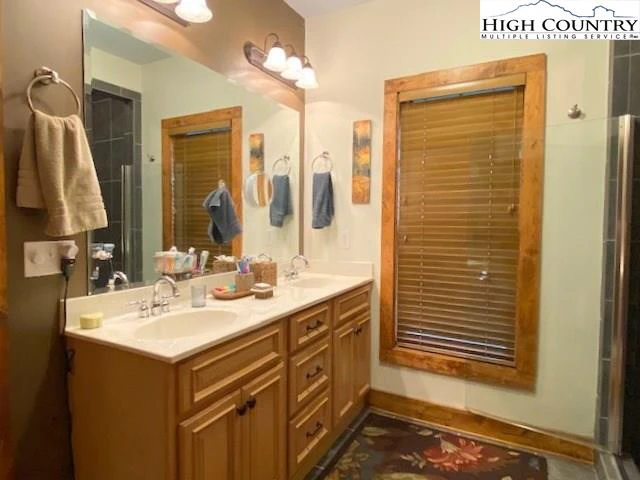 Image number 5 for the current listing