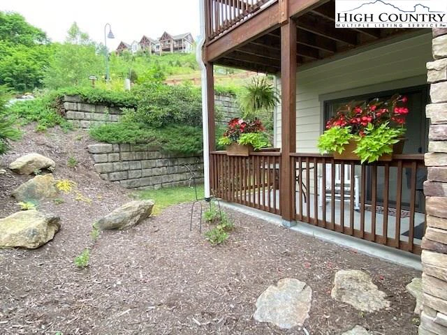 Image number 16 for the current listing