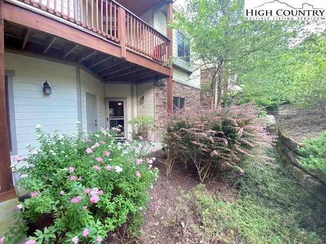 Image number 17 for the current listing