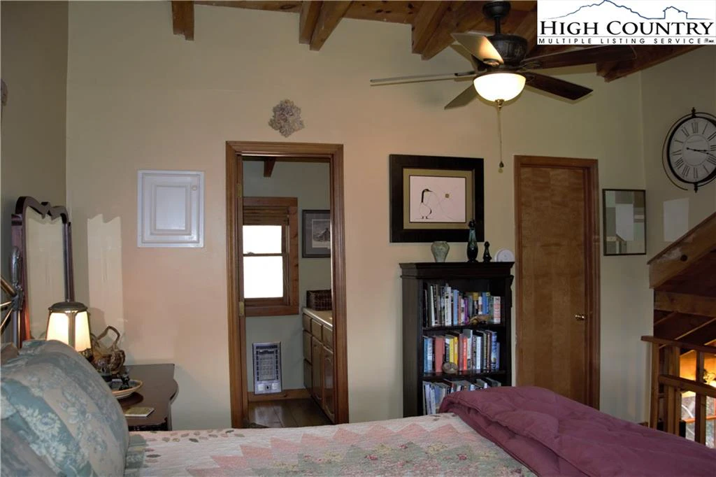 Image number 21 for the current listing