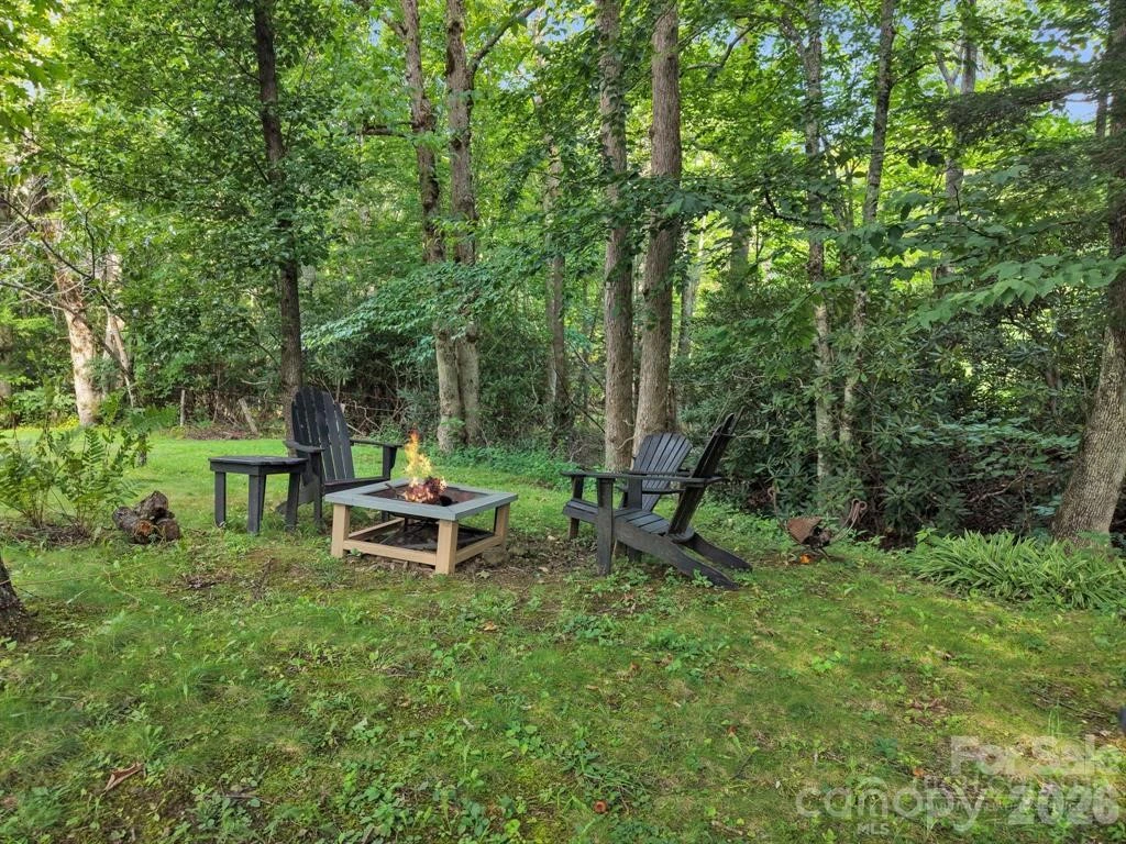 Image number 31 for the current listing