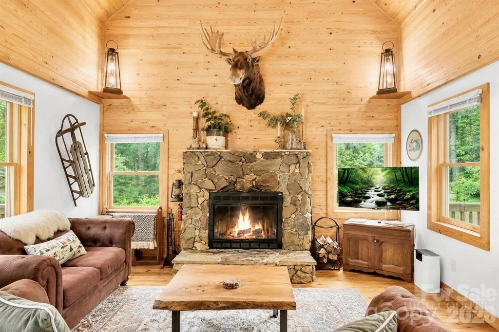 Image number 4 for the current listing