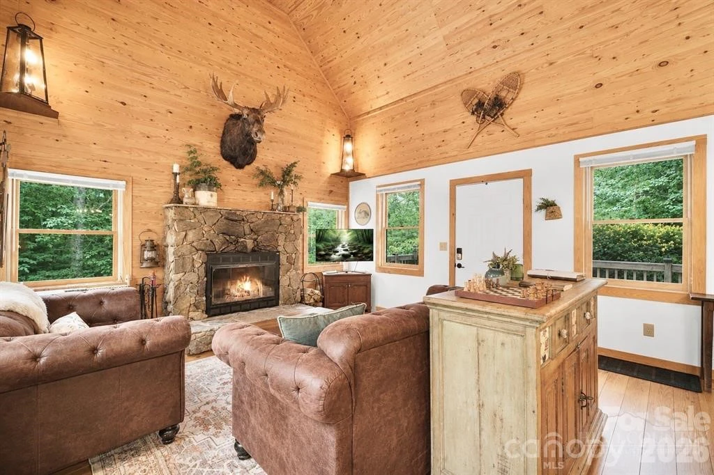 Image number 7 for the current listing