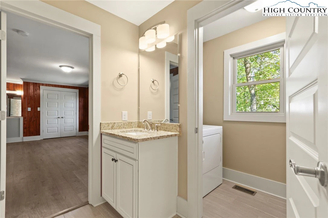 Image number 2 for the current listing