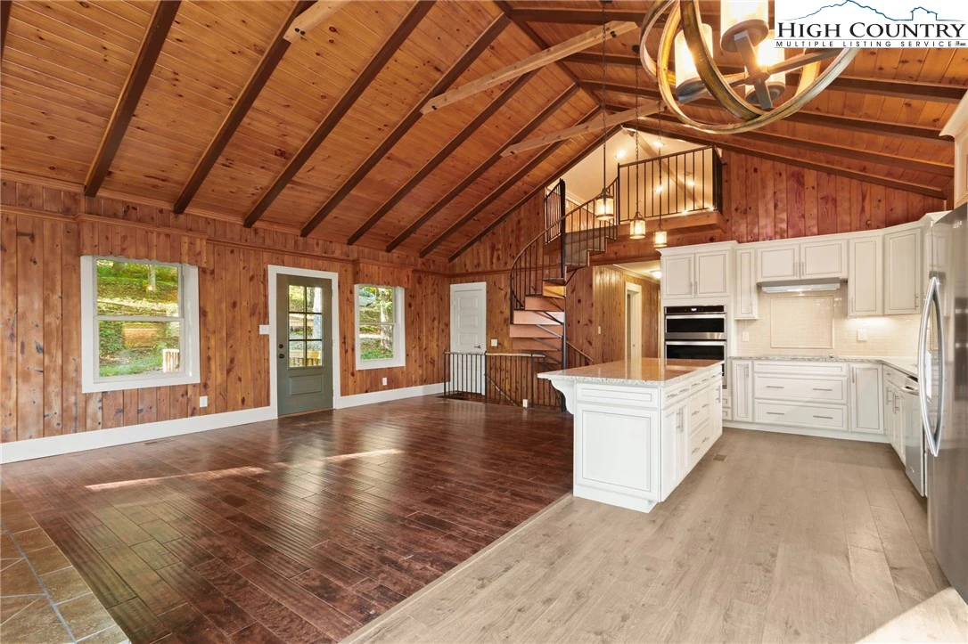 Image number 3 for the current listing