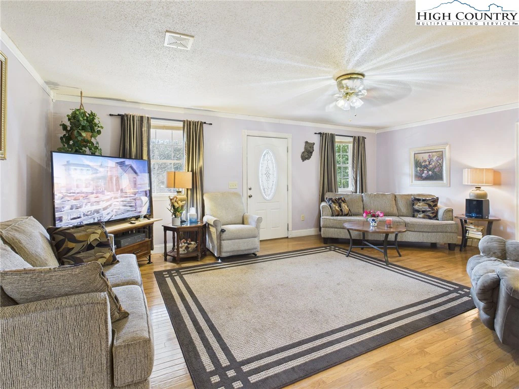 Image number 6 for the current listing