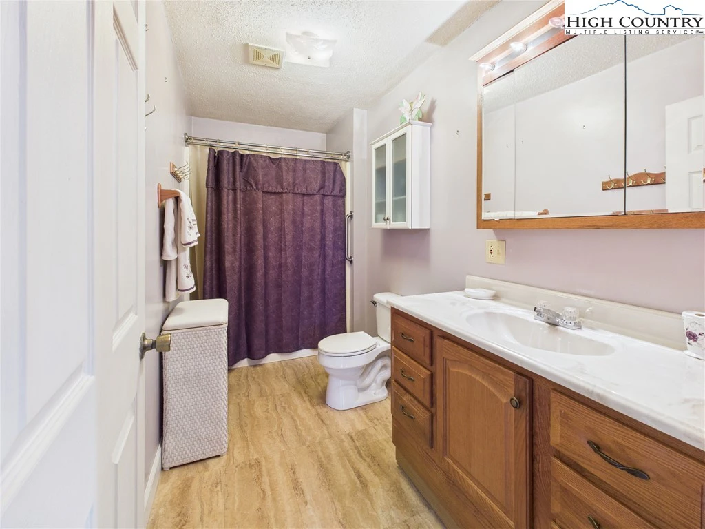Image number 7 for the current listing