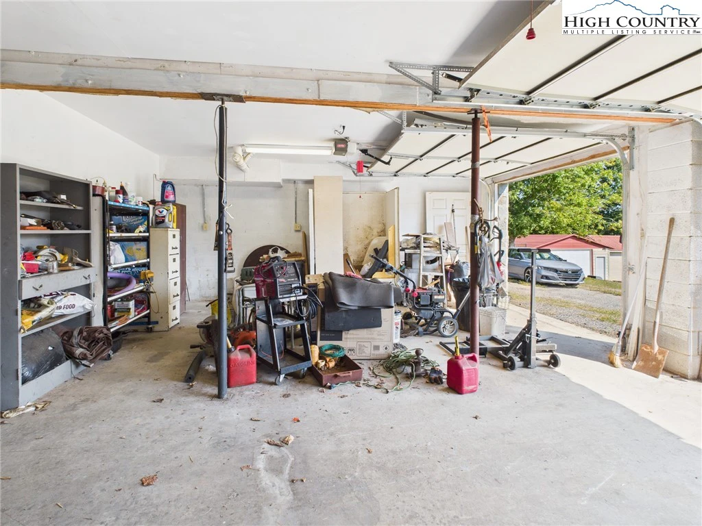 Image number 18 for the current listing