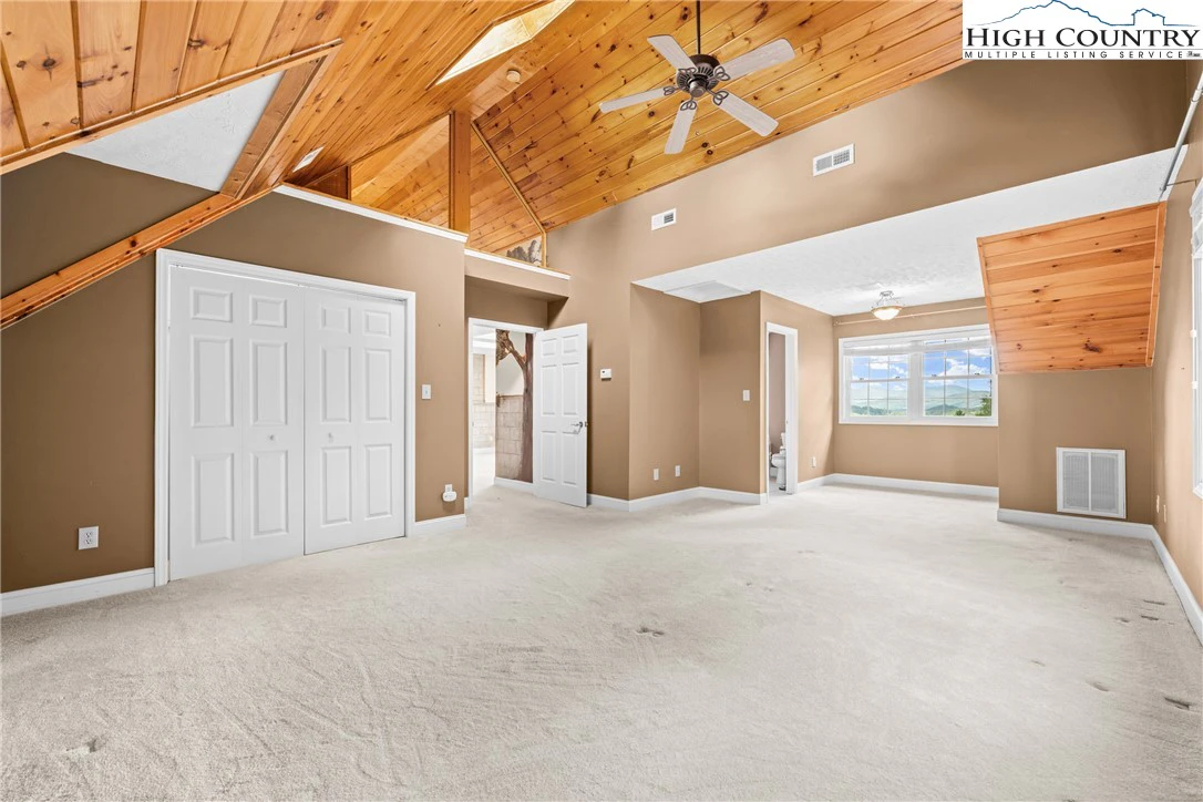 Image number 3 for the current listing