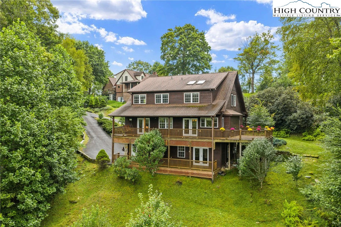 Image number 19 for the current listing