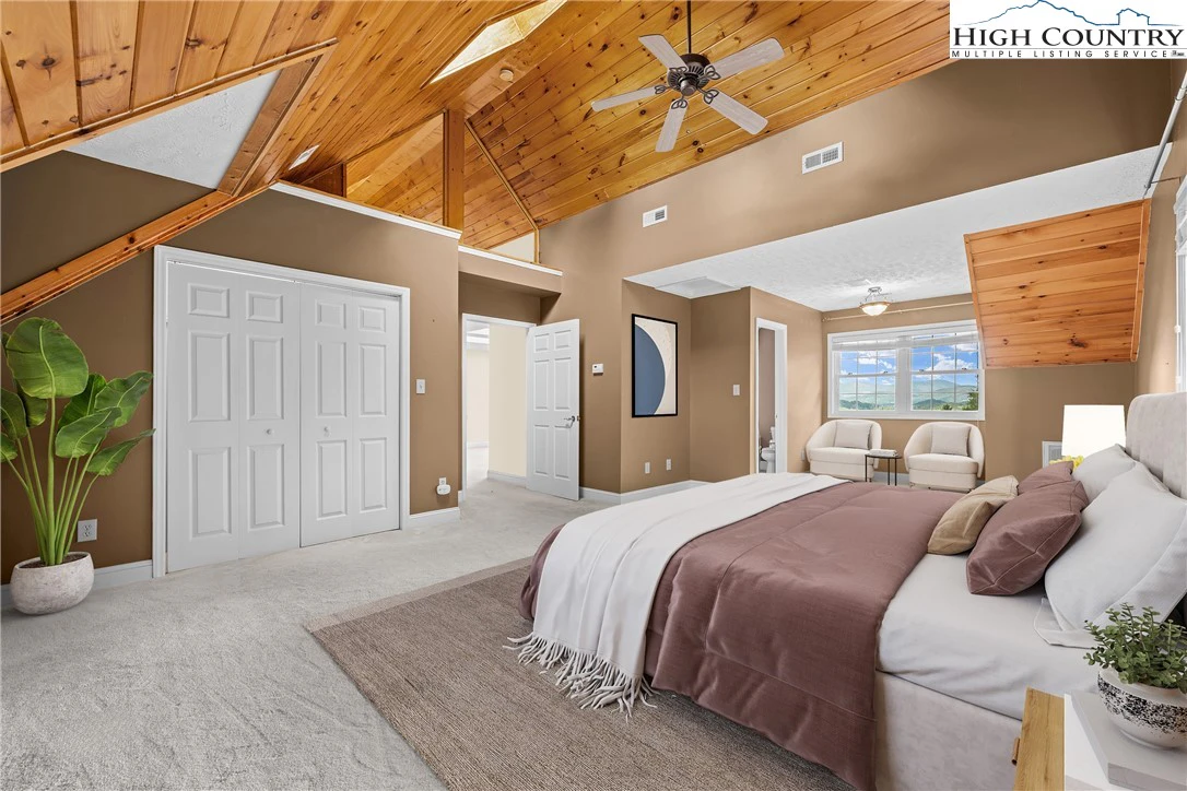 Image number 4 for the current listing