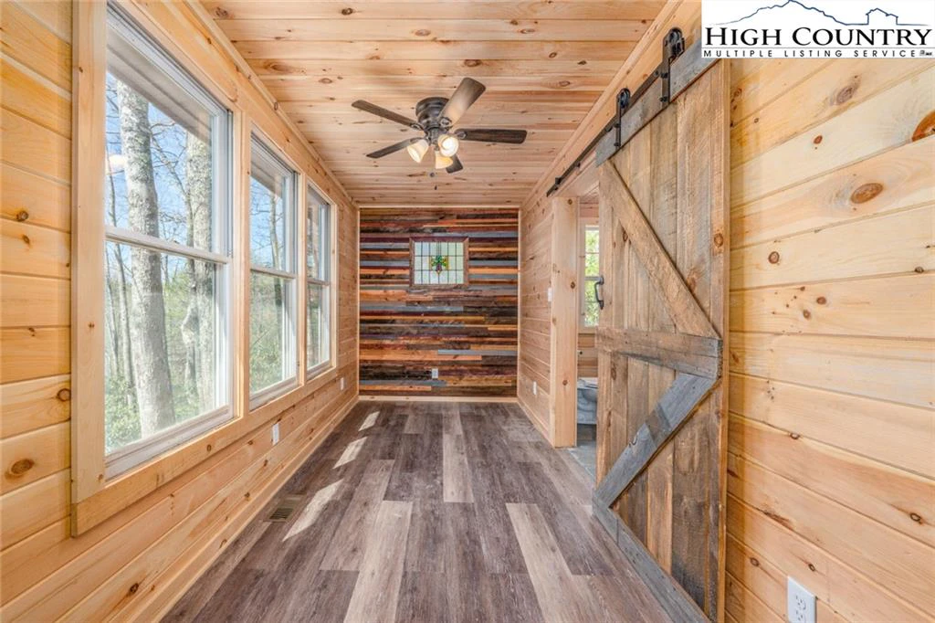 Image number 5 for the current listing