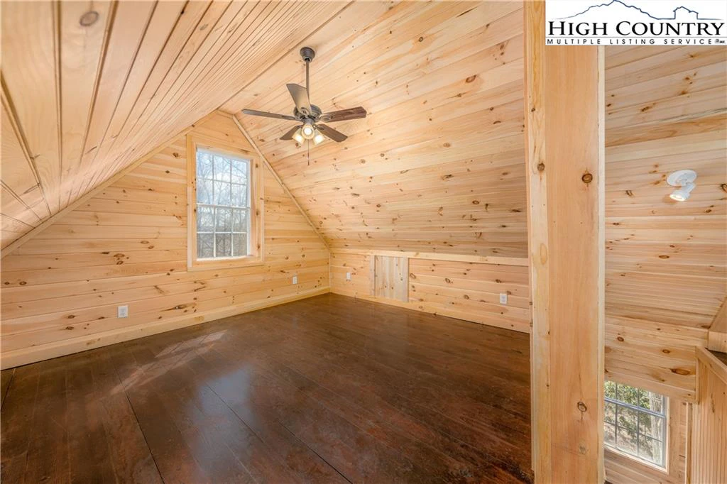 Image number 12 for the current listing
