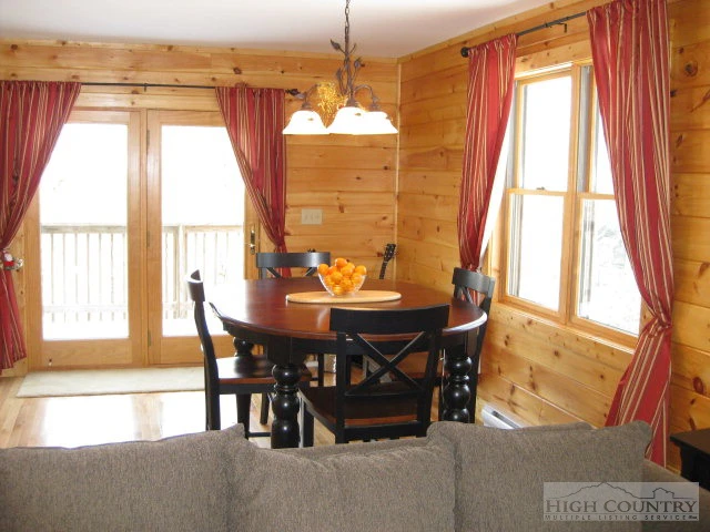 Image number 7 for the current listing