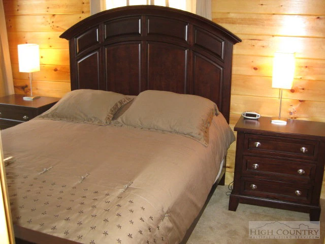 Image number 8 for the current listing