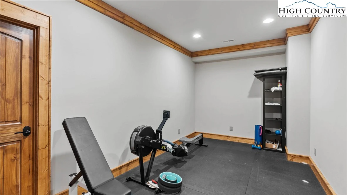 Image number 2 for the current listing