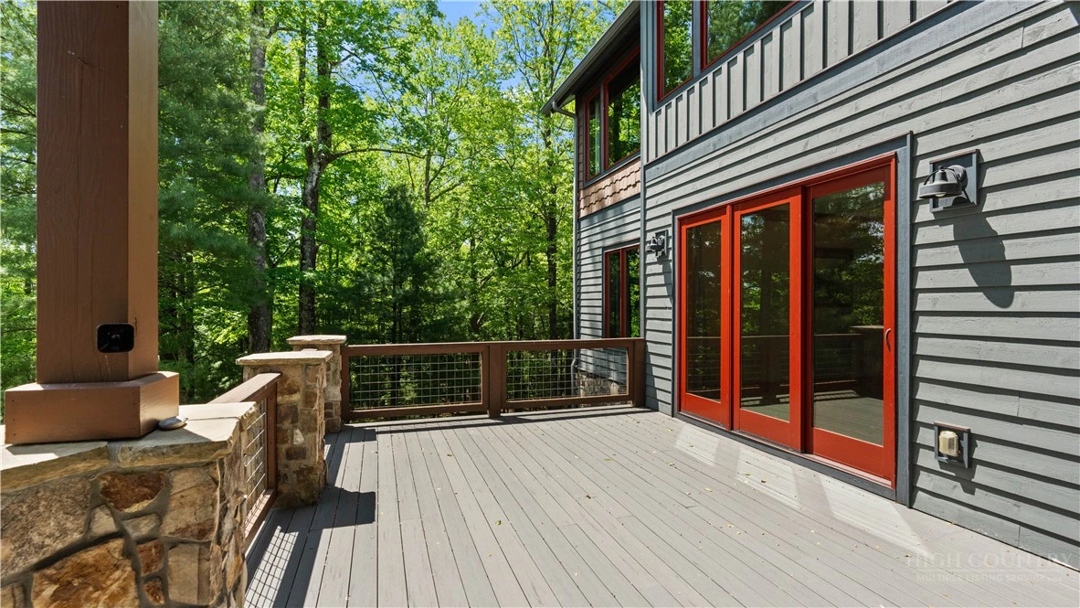 Image number 20 for the current listing