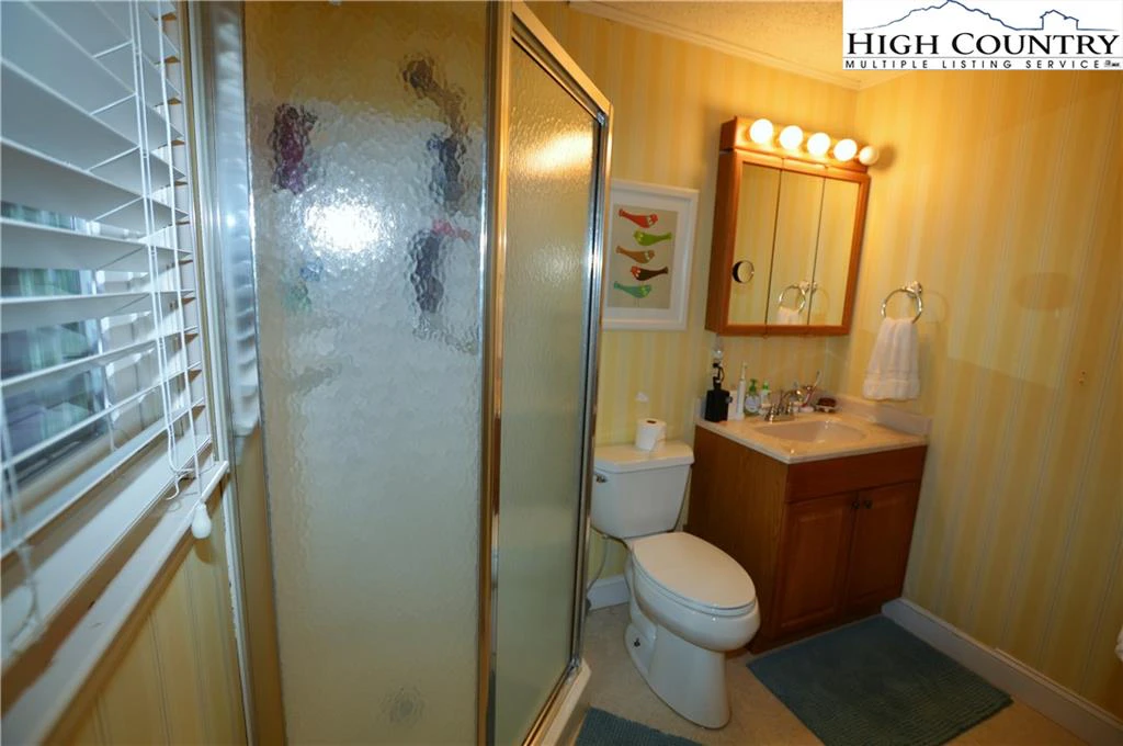 Image number 20 for the current listing