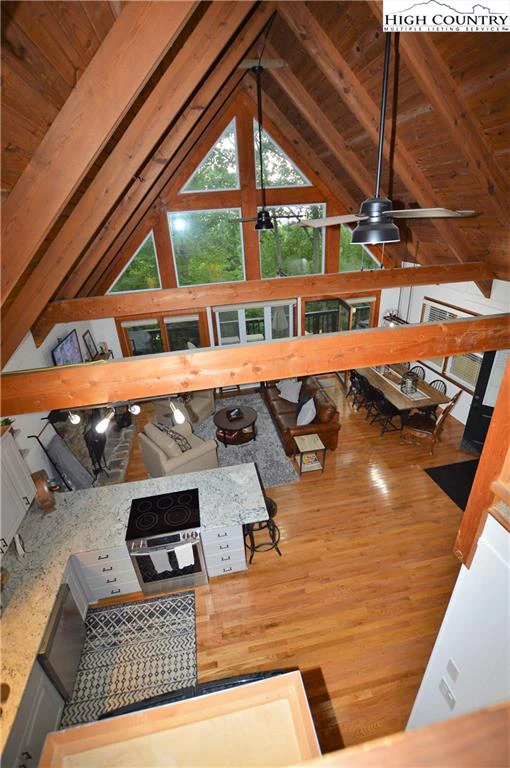 Image number 4 for the current listing