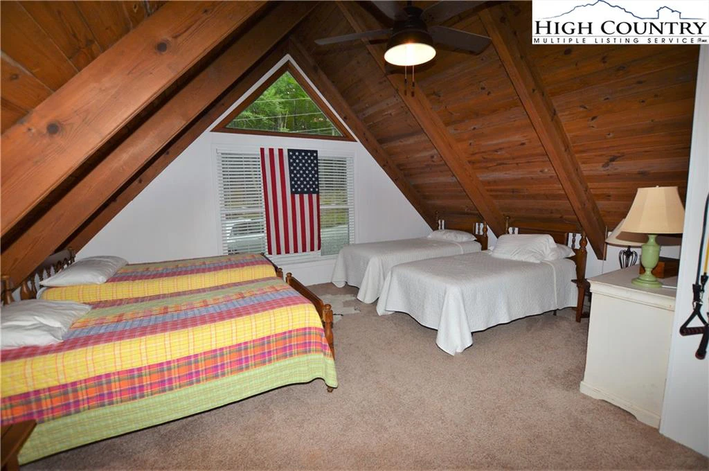 Image number 8 for the current listing