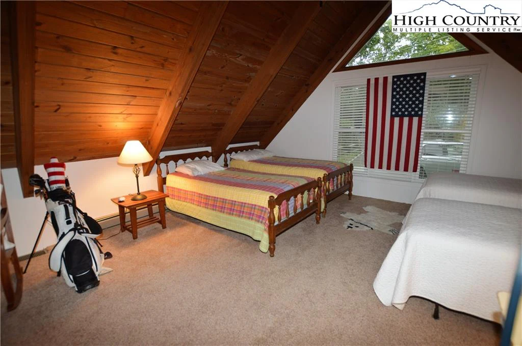 Image number 2 for the current listing