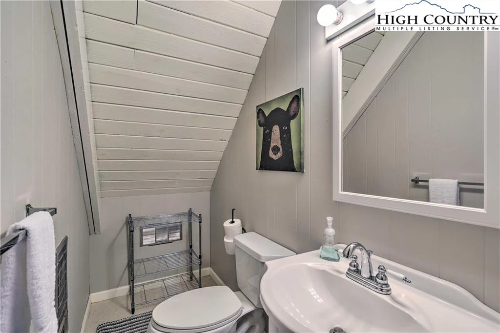 Image number 9 for the current listing