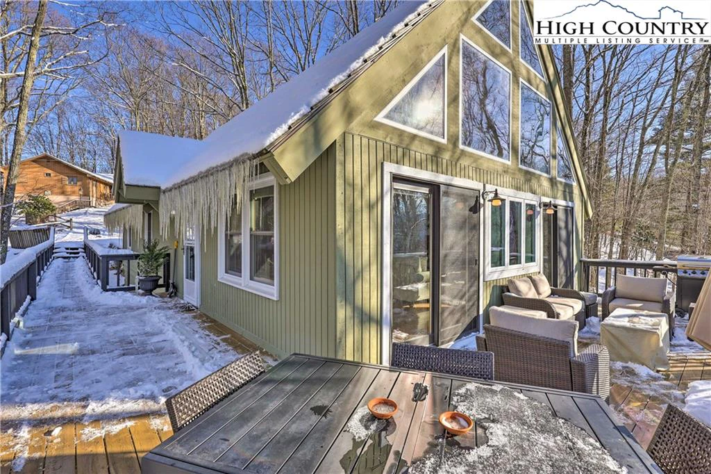 Image number 11 for the current listing