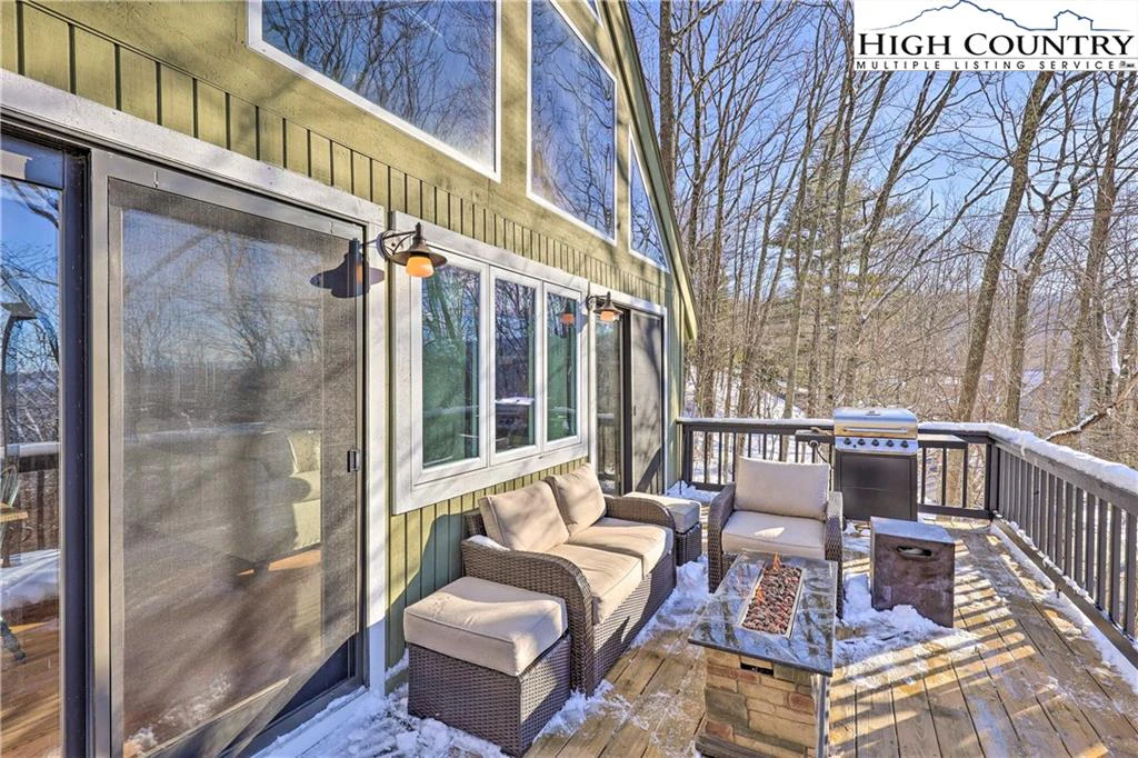 Image number 13 for the current listing