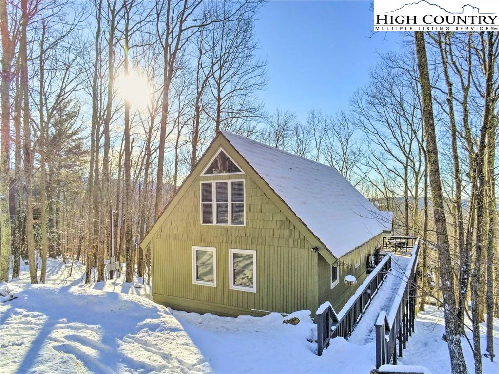 Image number 15 for the current listing