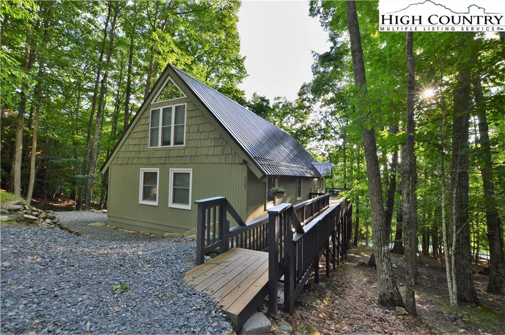 Image number 17 for the current listing