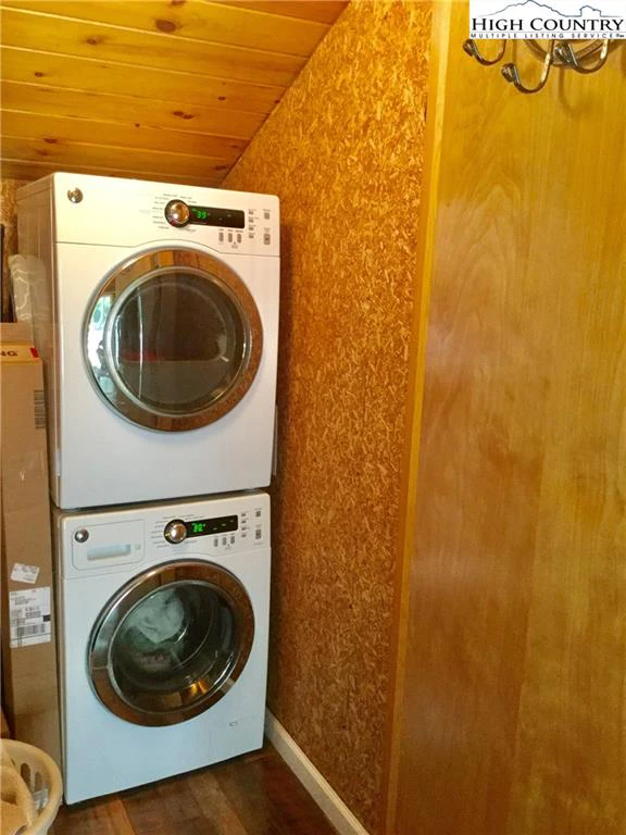 Image number 2 for the current listing