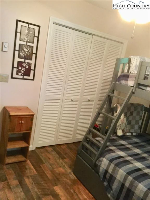 Image number 7 for the current listing